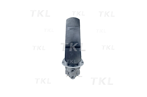 E-6 Dual Brake Valve with Pedal